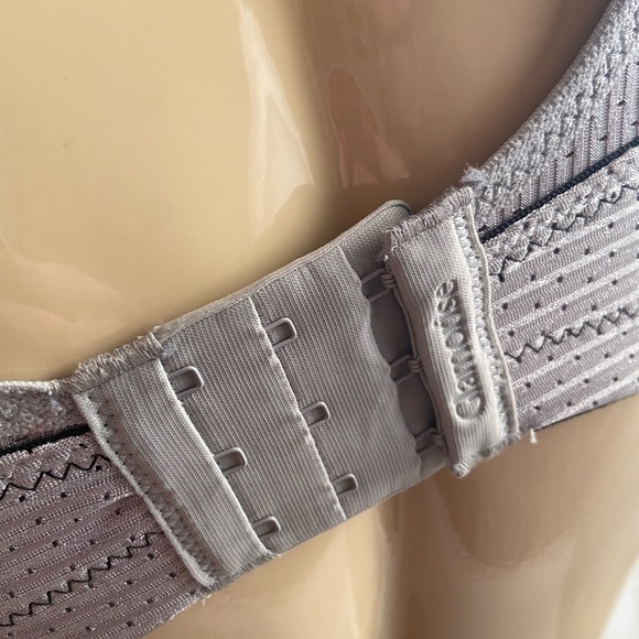 32C Glamorise black and grey sports bra NWOT - Picture 13 of 13